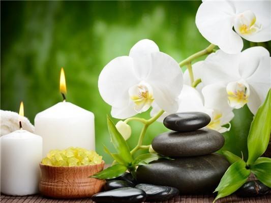 broderie diamant orchidees blanches et bougie